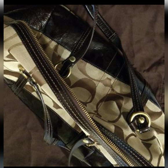 COACH Handbag authentic - Picture 2 of 4